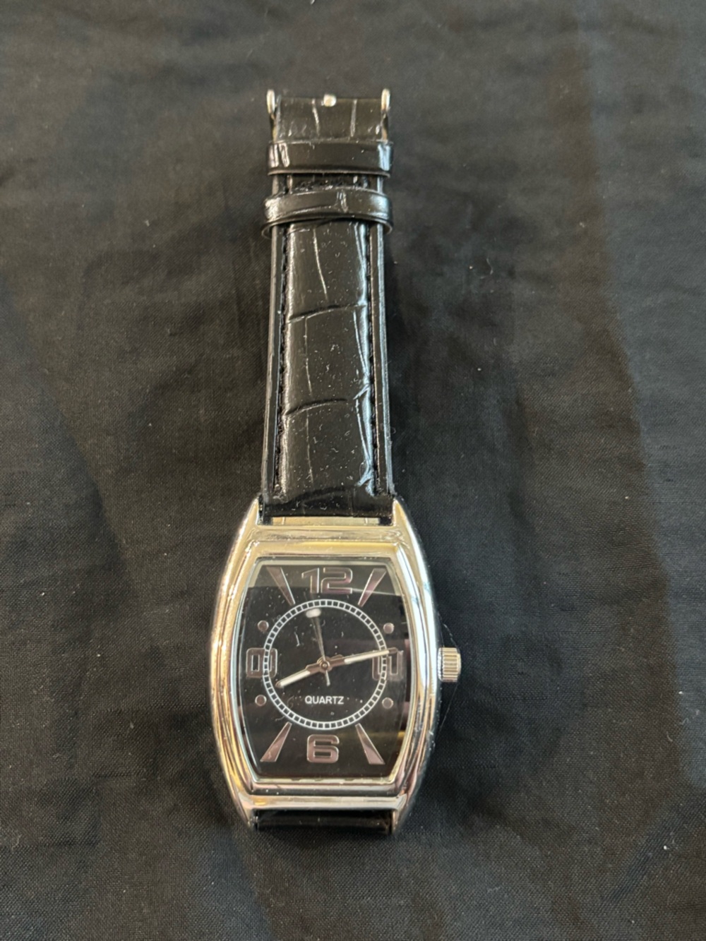 Quartz Black Dial Silver tone Watch with Black Leather Strap